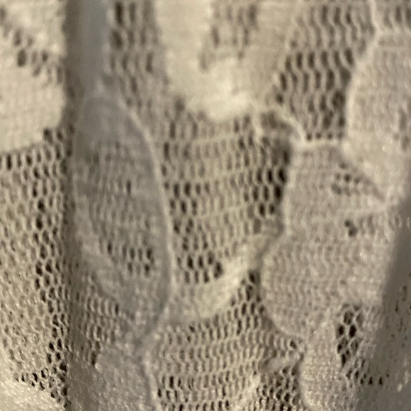 Guess Lace Top - Picture 2 of 5